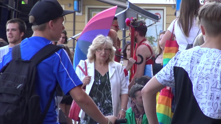 wt1-teczowy-marsz.mp4