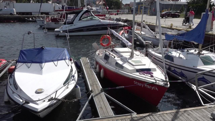 sr-jachty-w-marinie.mp4