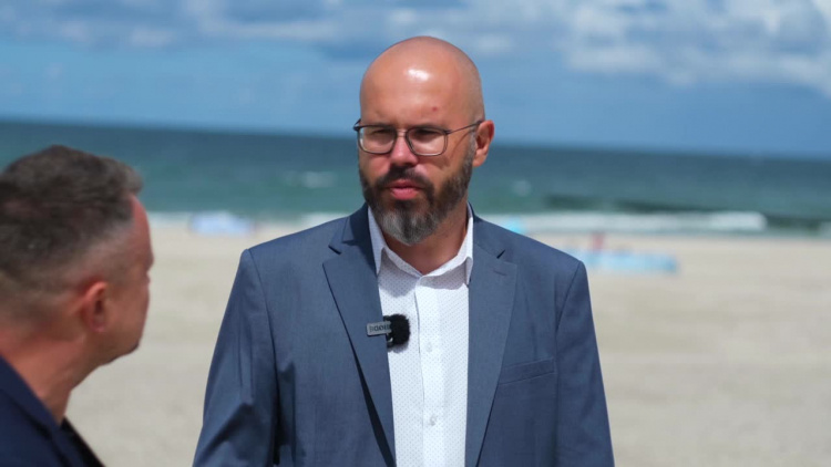 rozmowa-z-wce-burmistrzem-bartoszem-gwozdz-sproketowskim-o-uzdrowiskowych-walorach-kurortu-i-inwestycjach-sportowych-w-ustce.mp4