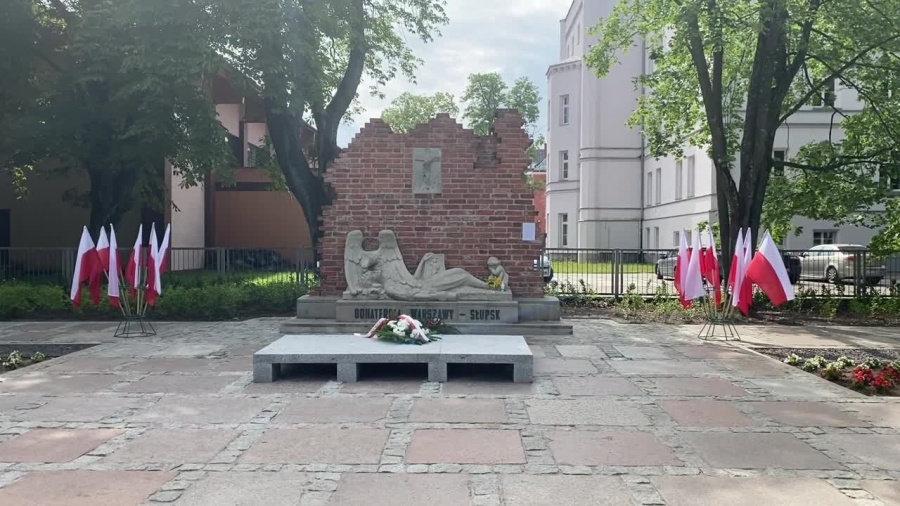 pn-brak-chetnych-na-pomnik.mp4