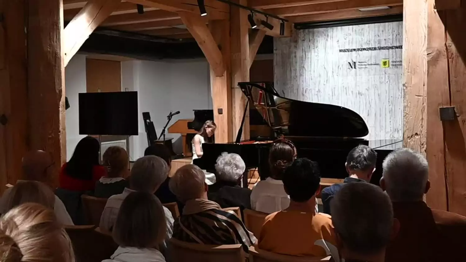 sr-muzyka-fortepianu-w-slupsku.mp4