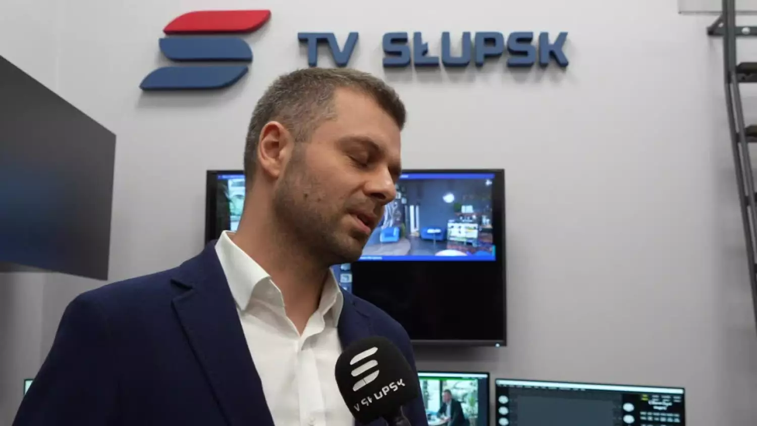 sr-biznesowy-poczatek-dnia.mp4