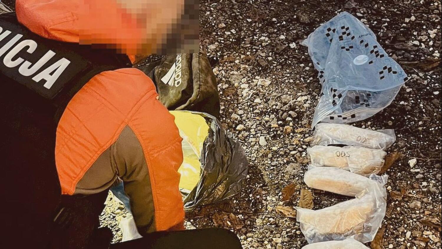 sr-wpadli-z-15-kg-narkotyk-ow.mp4