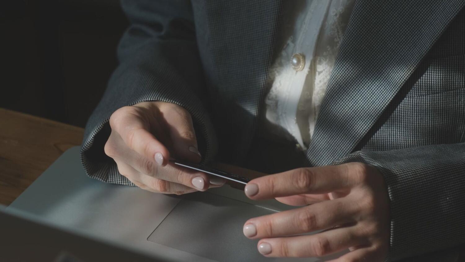 sr-stracila-pol-miliona.mp4